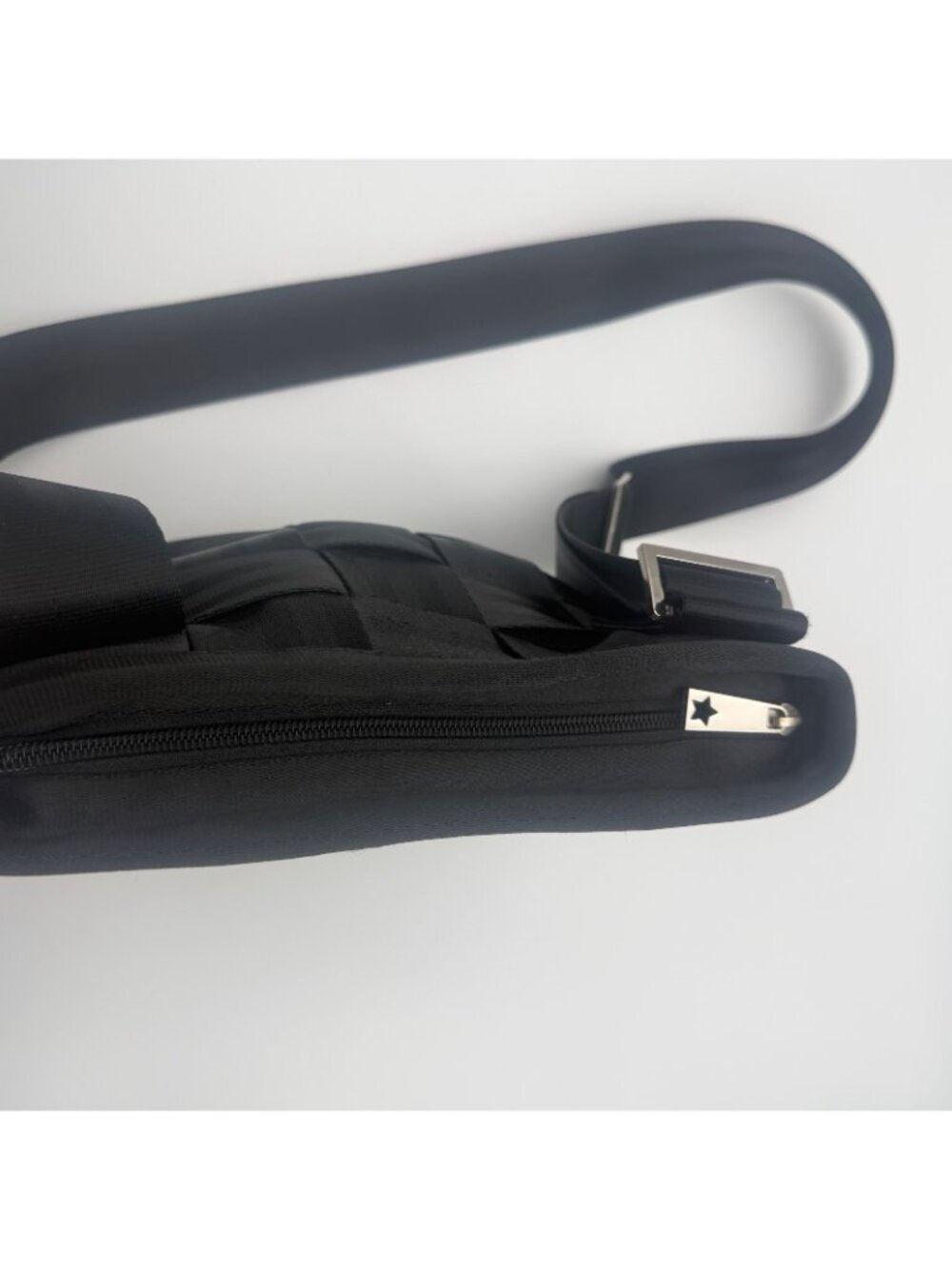 Harveys Seatbeltbag Black Woven Crossbody Shoulder Bag Adjustable Strap - Picture 4 of 10